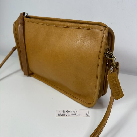 COACH Basic Bag #9455 Tan Leather Vintage 1970s Zippered Clutch Shoulder Bag - Picture 2 of 16